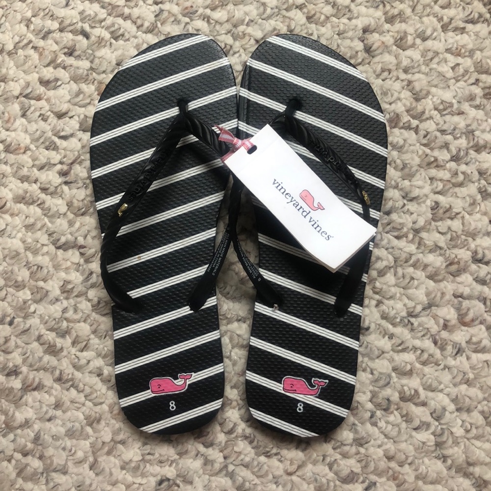 Vineyard Vines Flip Flops